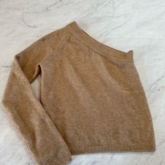 Mango Asymmetrical Half Sleeve Sweater​​​ - Picture 3 of 5